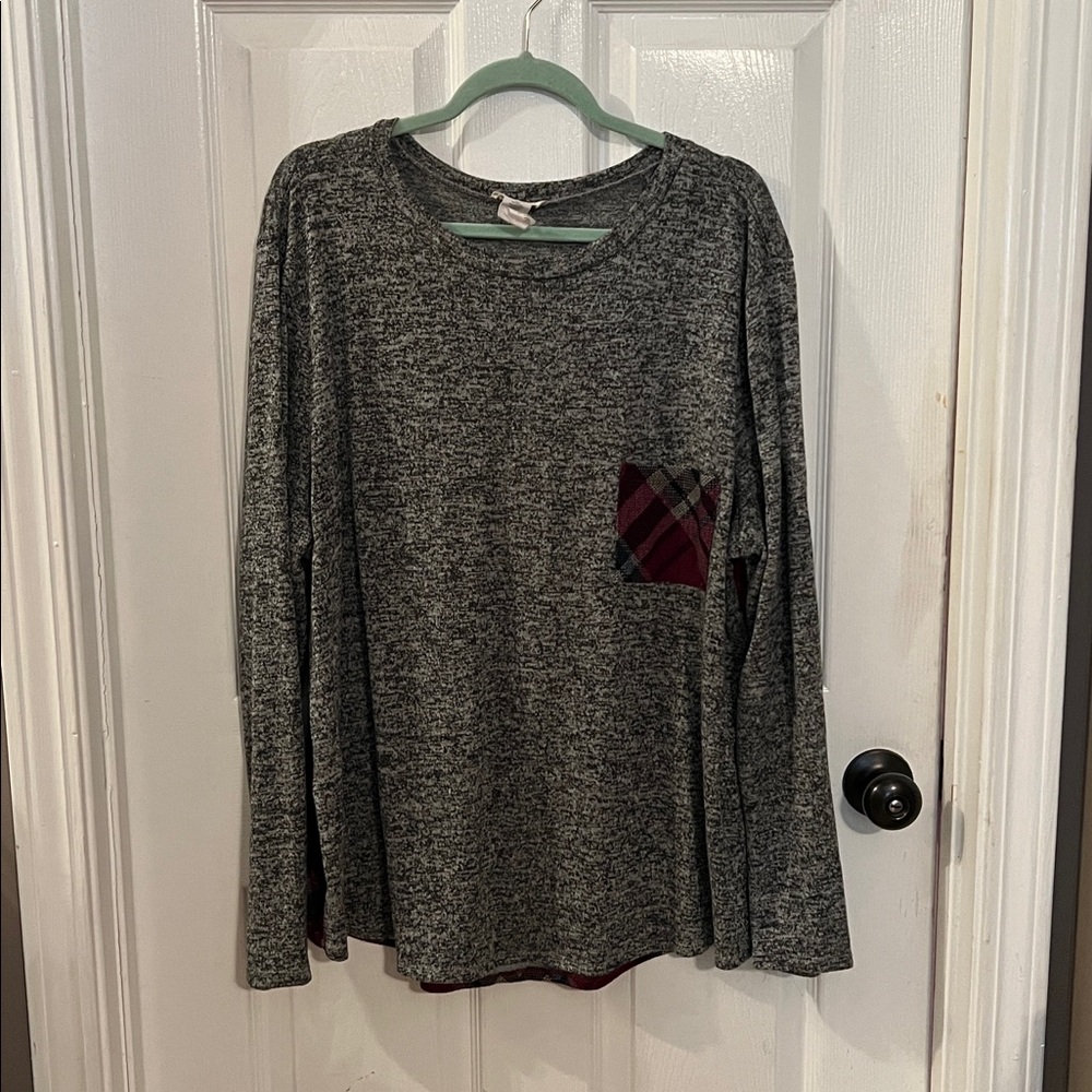Brittany Black Gray Long Sleeve Top with Plaid Pocket